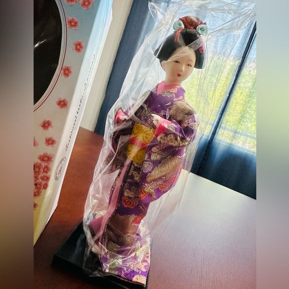 9” Japanese Geisha Doll in Purple Kimono - Picture 4 of 8